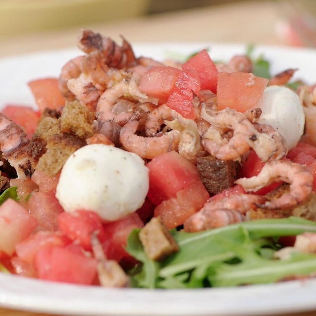 Salade met grijze garnalen